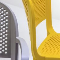 Detalle respaldo perforado