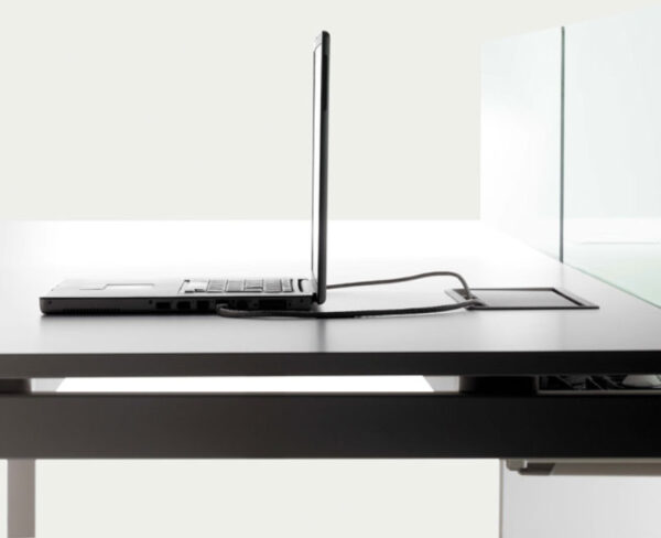 Mesa operativa F25