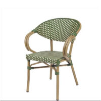 Sillón Indonesia con estructura color bambú y acabado trenzado en verde-crema