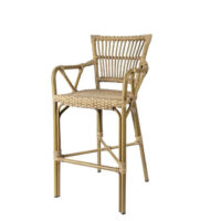 Taburete Luma con la estructura color deco bambú y el respaldo y asiento trenzado Atlas