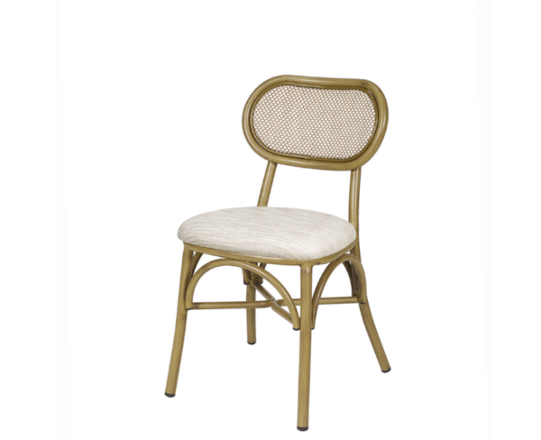 Silla Traviata estructura deco bambú, asiento tapizado indiana y respaldo textilene latte