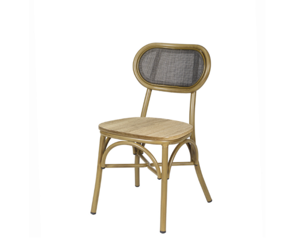 Silla Traviata estructura deco bambú, respaldo textilene negro y asiento roble macizo