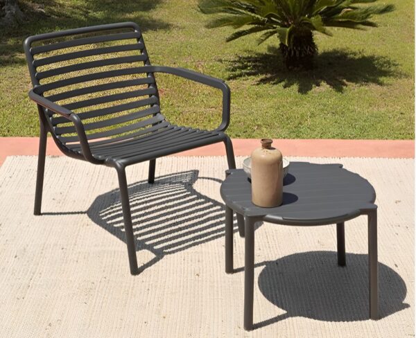 Mesa auxiliar Doga en ambiente